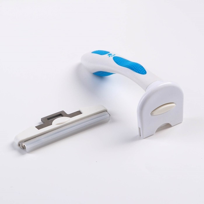 Дешеддер большой со съёмным лезвием, 15 х 10,5 см, бело-голубой Дешеддер большой со съёмным лезвием, 15 х 10,5 см, бело-голубой