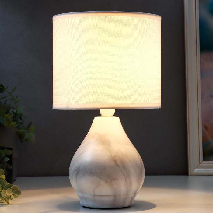 Лампа настольная 16636/1 E14 40Вт 17,5х17,5х30,5 см RISALUX