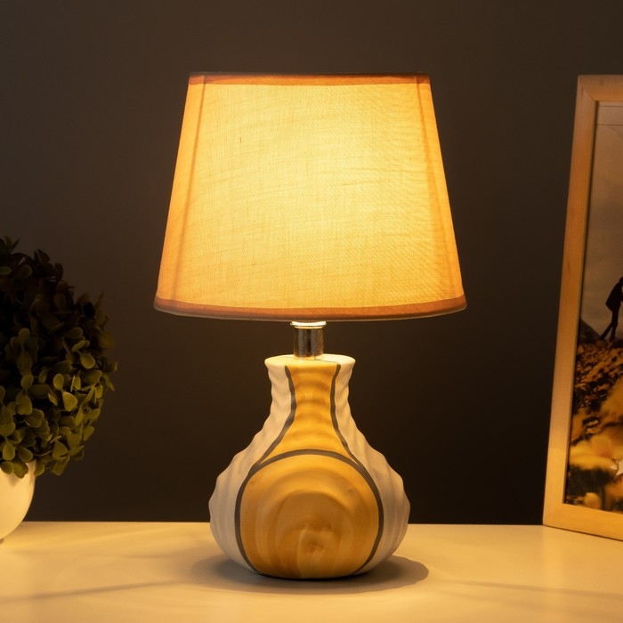 Лампа настольная 16005/1 E14 40Вт 20х20х32 см RISALUX Лампа настольная 16005/1 E14 40Вт 20х20х32 см RISALUX