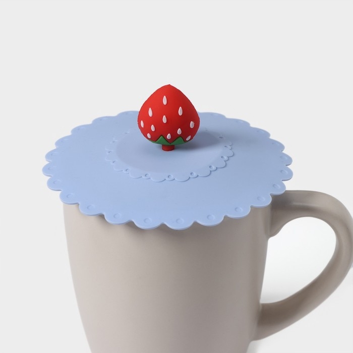 Крышка - непроливайка силиконовая Доляна «Клубничка», d=11 см, цвет голубой Крышка - непроливайка силиконовая Доляна «Клубничка», d=11 см, цвет голубой