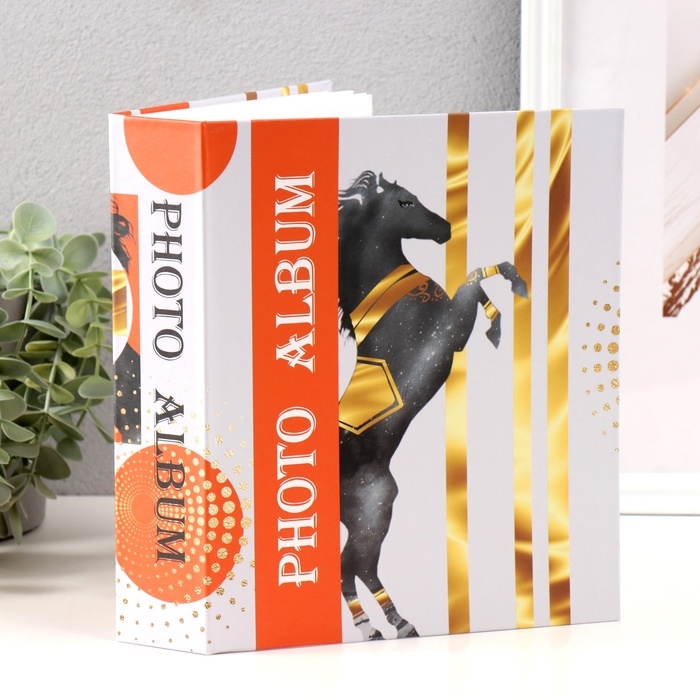 Фотоальбом на 80 фото 10х15 см Фотоальбом на 80 фото 10х15 см "Конь. Арт" в коробке 5х19х23 см