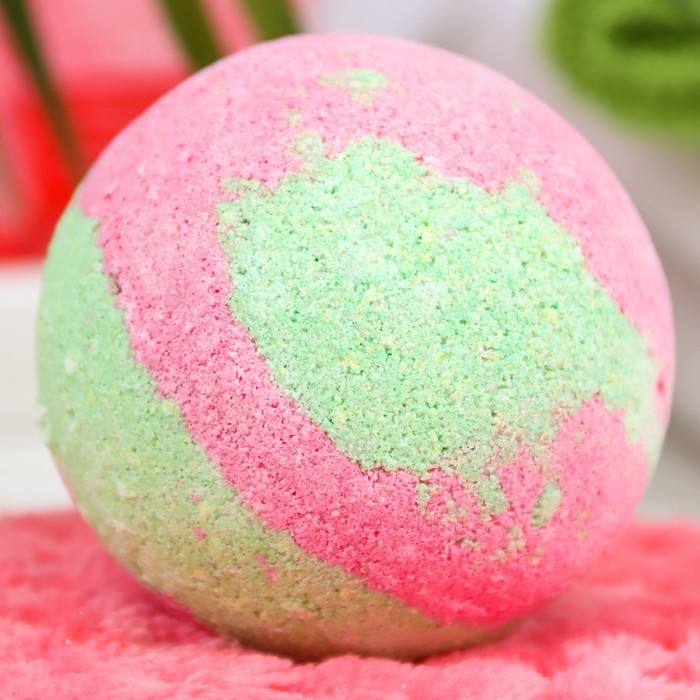 Бомбочка для ванн L'Cosmetics «Клубника» с пеной, 130 г Бомбочка для ванн L'Cosmetics «Клубника» с пеной, 130 г