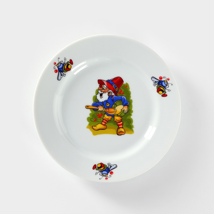 Тарелка фарфоровая «Лесовичок», d=20 см, рисунок микс, цвет белый Тарелка фарфоровая «Лесовичок», d=20 см, рисунок микс, цвет белый