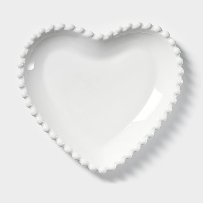 Тарелка керамическая «Сердце», 16,5×15,5 см, цвет белый Тарелка керамическая «Сердце», 16,5×15,5 см, цвет белый