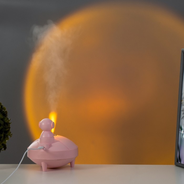 Ночник-проектор с увлажнителем Ночник-проектор с увлажнителем "Космонавт" LED USB АКБ МИКС 14х14х15 см RISALUX