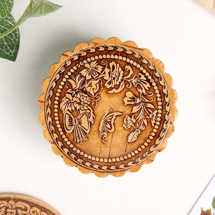 Шкатулка  Шкатулка "Букет с бабочкой", 70 х 35 мм, береста