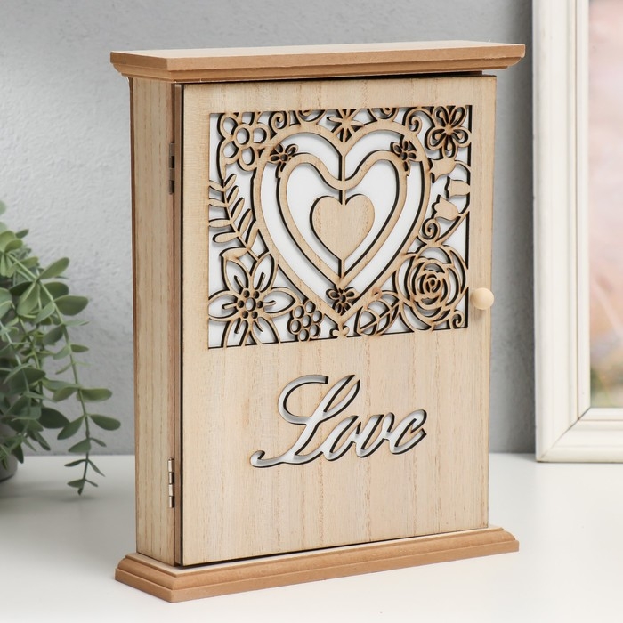 Ключница дерево 6 крючков Ключница дерево 6 крючков "Сердце в цветах" 26,5х20,8х6,3 см