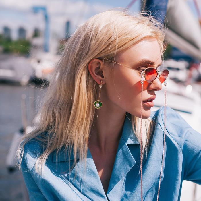 Серьги эмаль «Ночь» рыбка с ракушкой, цвет красно-зелёный в золоте Серьги эмаль «Ночь» рыбка с ракушкой, цвет красно-зелёный в золоте