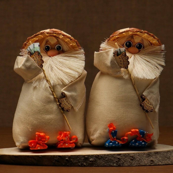 Оберег-домовой Оберег-домовой "Андрейка в соломенной шляпе, с денежным веером", 19х13х10 см МИКС