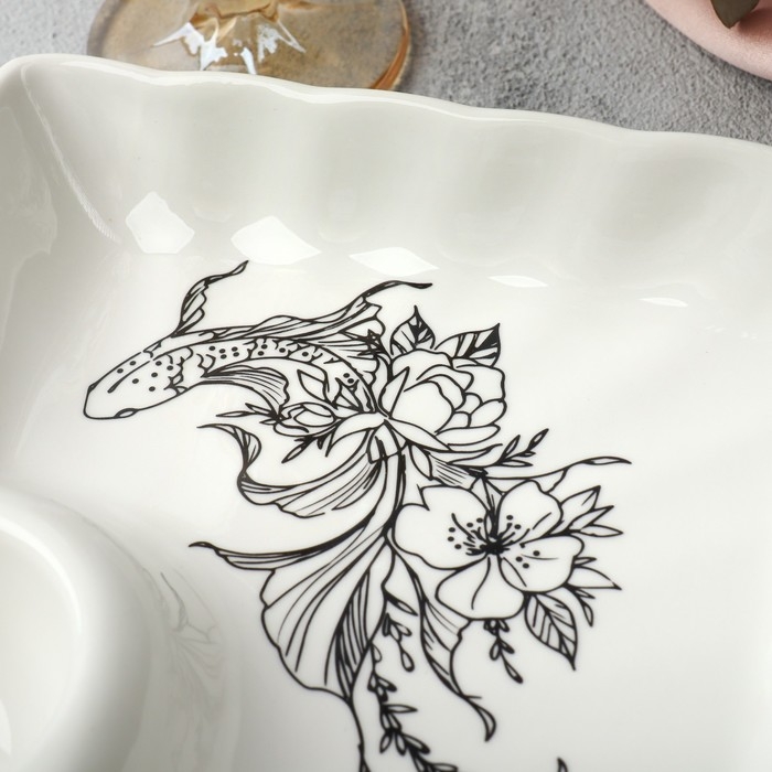 Блюдо керамическое с соусником «Азия», 18.6 х 17.5 х 4 см, цвет белый Блюдо керамическое с соусником «Азия», 18.6 х 17.5 х 4 см, цвет белый