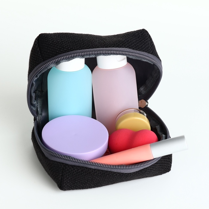 Косметичка дор Одноцвет, 13*6*9, отд на молнии, подкладка, черный Косметичка дор Одноцвет, 13*6*9, отд на молнии, подкладка, черный