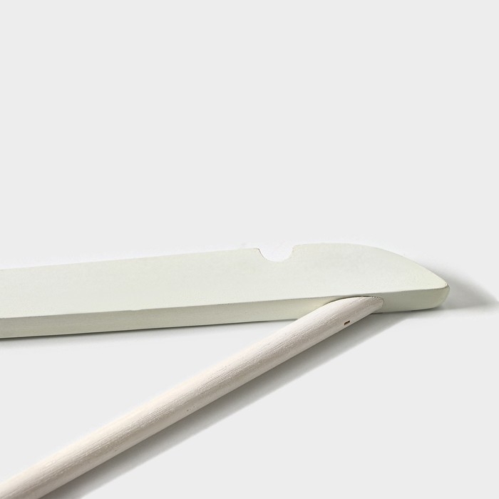 Плечики - вешалки для одежды Доляна, 44,5×23 см, 3 шт, с перекладиной, широкие плечики, деревянные сорт B, цвет белый Плечики - вешалки для одежды Доляна, 44,5×23 см, 3 шт, с перекладиной, широкие плечики, деревянные сорт B, цвет белый