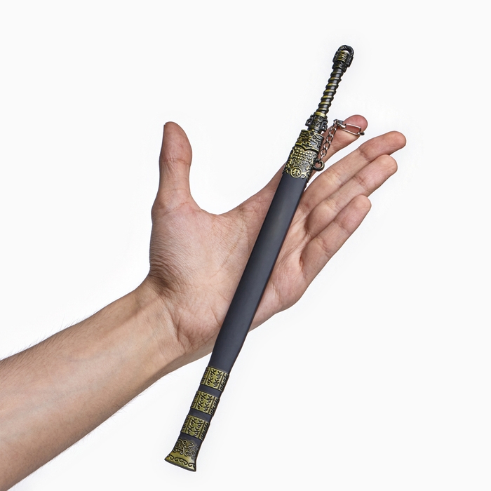Сувенирное оружие подвесное мини Сувенирное оружие подвесное мини "Меч в стиле аниме", брелок, 28 см, чёрный с золотом