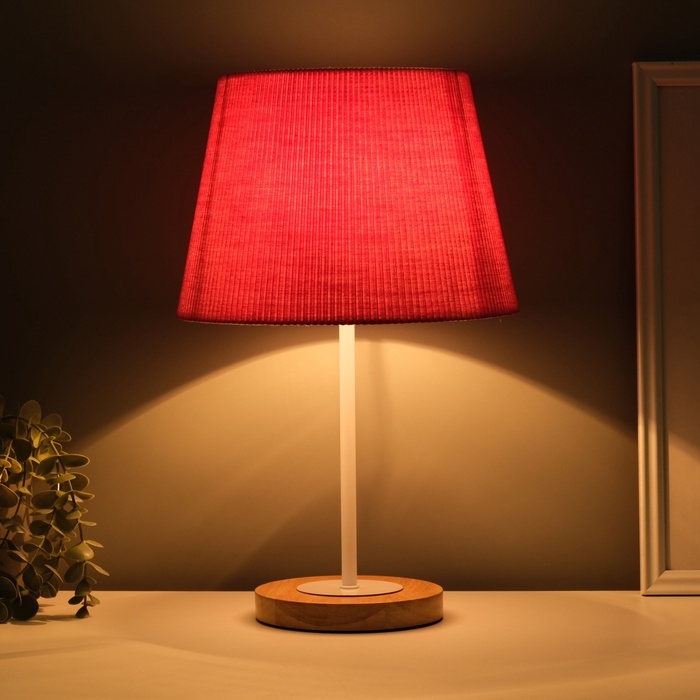 Светильник настольный Светильник настольный "Строгость" 1х40Вт Е27 бордовый 22,5х22,5х41,5см