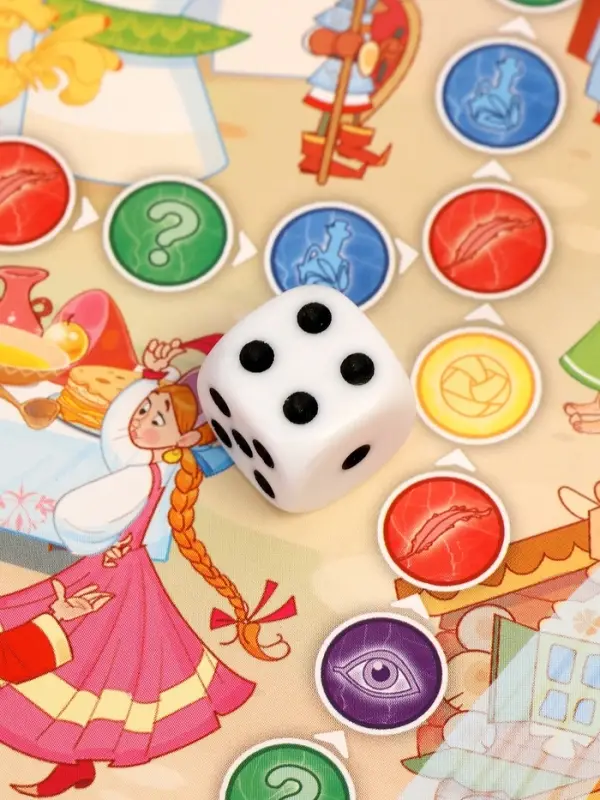 Игра-ходилка в коробке с карточками  Игра-ходилка в коробке с карточками "Любимые сказки"