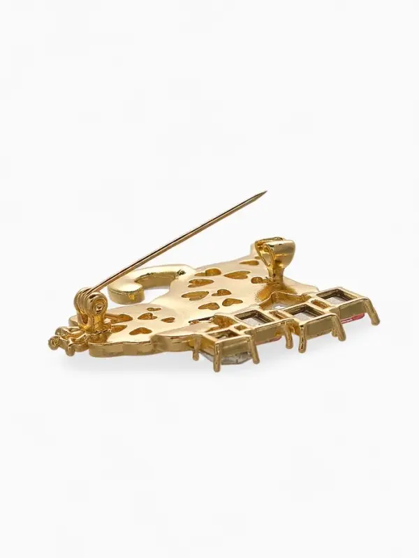 Брошь  Брошь "Кошечка" в короне, бело-розовая в золоте