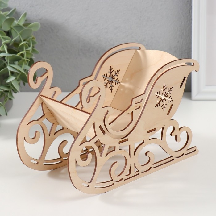 Шкатулка-сани  Шкатулка-сани "Узор и снежинка" 21х13,5х10 см (набор 5 деталей)