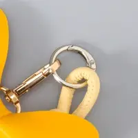 Брелок на карабине "Бабочка с узлом" бежево-рыжий 13,5х9,5х2,5 см