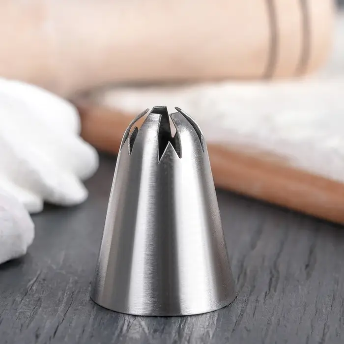 Насадка кондитерская «Закрытая звезда», d=3 см, выход 0,5 см, нержавеющая сталь Насадка кондитерская «Закрытая звезда», d=3 см, выход 0,5 см, нержавеющая сталь