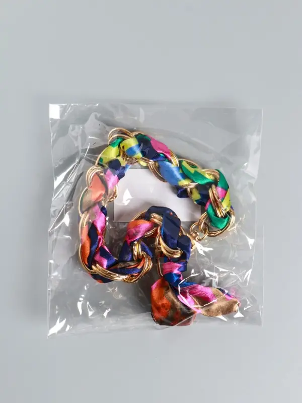 Брелок на 2 карабинах Брелок на 2 карабинах "Платок и цепочка" яркий 20х10х1,7 см