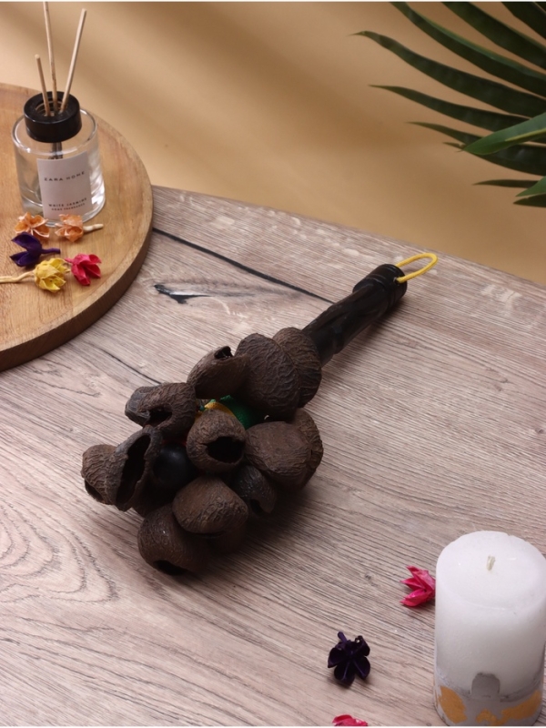 Сувенирный музыкальный инструмент Сувенирный музыкальный инструмент "Маракас" махагон, орехи кемири, 30х15х5 см