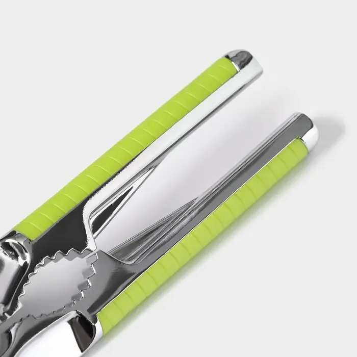 Пресс для чеснока Доляна &laquo;Велес&raquo;, 16.5 см, салатовый