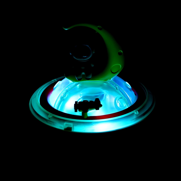 Фонтанчик для ванны «Астронавт», световые эффекты МИКС Фонтанчик для ванны «Астронавт», световые эффекты МИКС