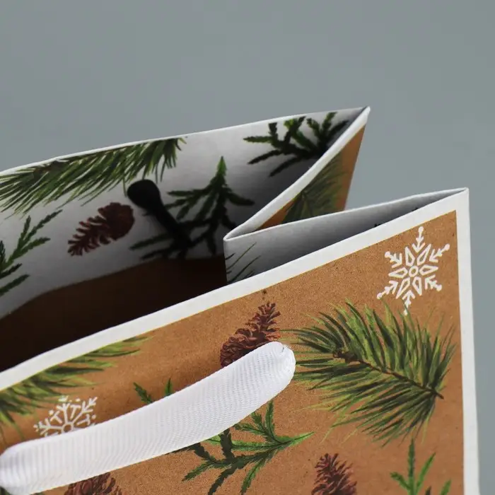 Пакет подарочный новогодний крафтовый квадратный «Сказка», 14 х 14 х 9 см Пакет подарочный новогодний крафтовый квадратный «Сказка», 14 х 14 х 9 см