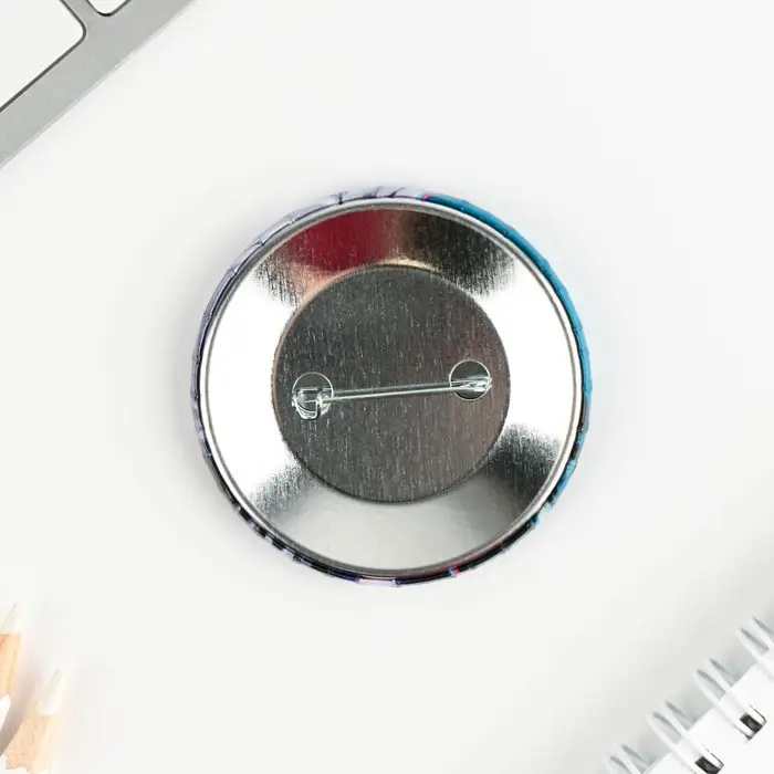 Значок закатной «Аниме девушка в городе», d = 5,6 см Значок закатной «Аниме девушка в городе», d = 5,6 см