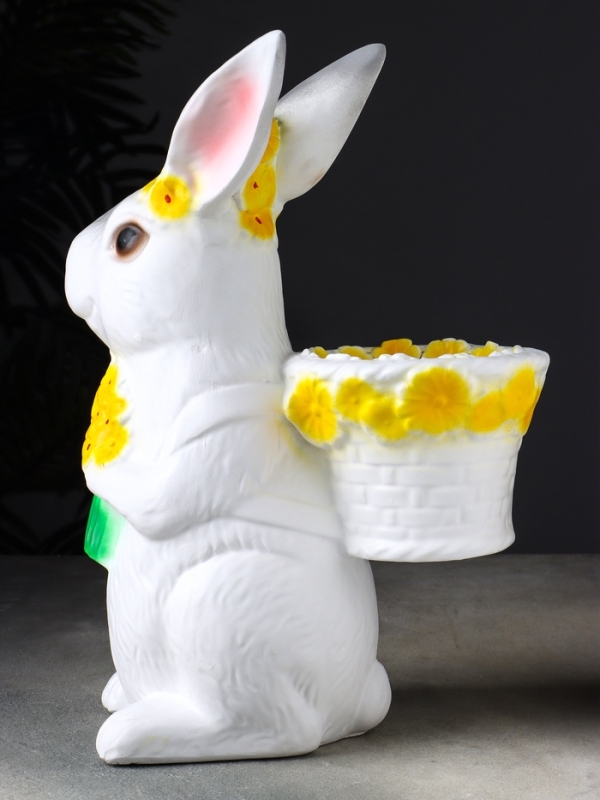 Фигура Фигура "Зайка с корзинкой кашпо" 15х25х38 см