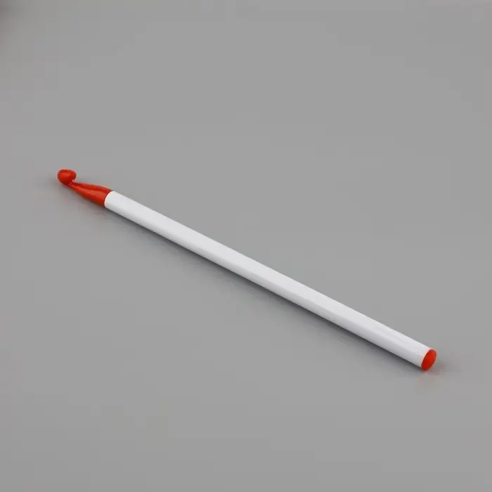 Крючок для вязания, d=7 мм, 16 см, цвет белый/красный Крючок для вязания, d=7 мм, 16 см, цвет белый/красный