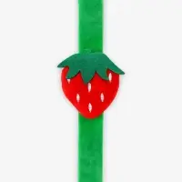 Игольница на браслете &laquo;Клубничка&raquo;, 23&times;7 см, зелёная, красная