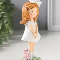 Сувенир полистоун "Малышка в платье в горох, с бантом в волосах, с мишкой" 6,5х4,5х16,8 см   1092990