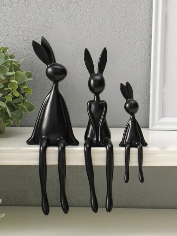 Сувенир полистоун "Семья зайцев" чёрный набор 3 шт 4,5х4х14,7 6,5х3,8х23,5 7,2х7,5х25 см