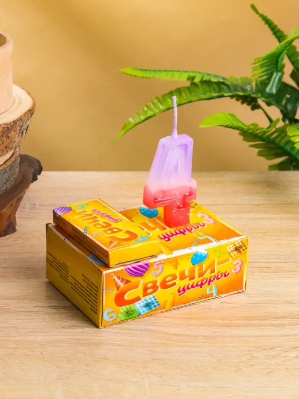 Свеча цифра "4" 8х3,75х1 см