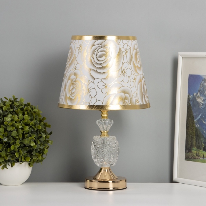 Лампа настольная Лампа настольная "Латынь" 1х40Вт Е27+подсветка LED 5Вт золото 21х21х35,5см