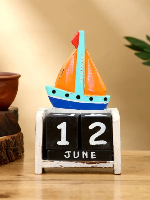 Календарь настольный Календарь настольный "Парусник" дерево 11х5х16 см, цв. оранжевый