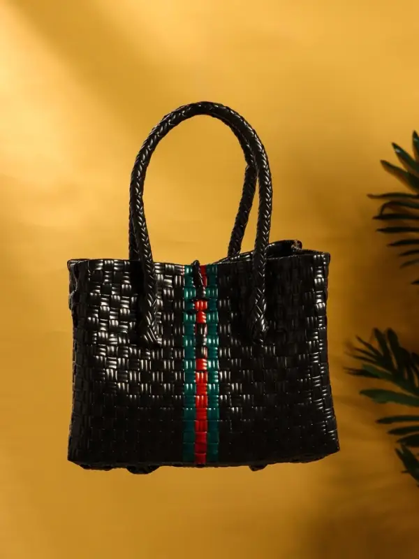 Сумка плетёная пластиковая 23х11х30 см, цв. чёрный Сумка плетёная пластиковая 23х11х30 см, цв. чёрный