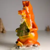 Копилка "Конь с елочкой" 30,5х18х19,5 см, цветной, гипс Копилка "Конь с елочкой" 30,5х18х19,5 см, цветной, гипс