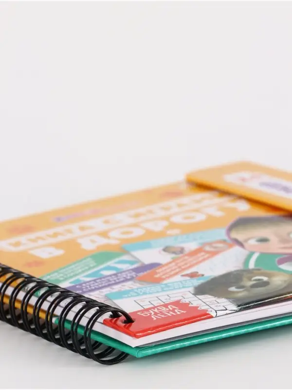 Многоразовая книга с играми &laquo;Маша и Медведь&raquo;, 30 мини-игр + маркер