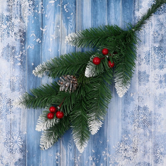 Ветка искусственная декоративная  Ветка искусственная декоративная "Рождевственская" шишки золото -ягоды 40 см