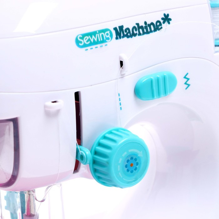 Швейная машинка «Рукодельница», 3 катушки Швейная машинка «Рукодельница», 3 катушки