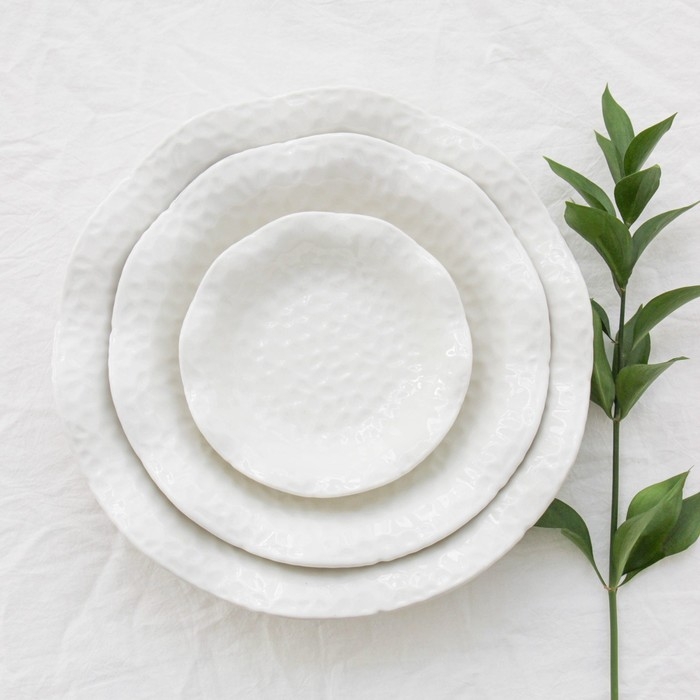 Тарелка десертная керамическая «Воздушность», 500 мл, d=23 см, цвет белый Тарелка десертная керамическая «Воздушность», 500 мл, d=23 см, цвет белый