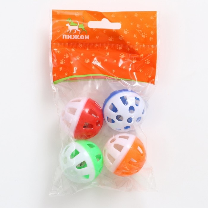 Набор из 4 шариков (диаметр шарика 4 см) с бубенчиком для кошек, микс цветов Набор из 4 шариков (диаметр шарика 4 см) с бубенчиком для кошек, микс цветов