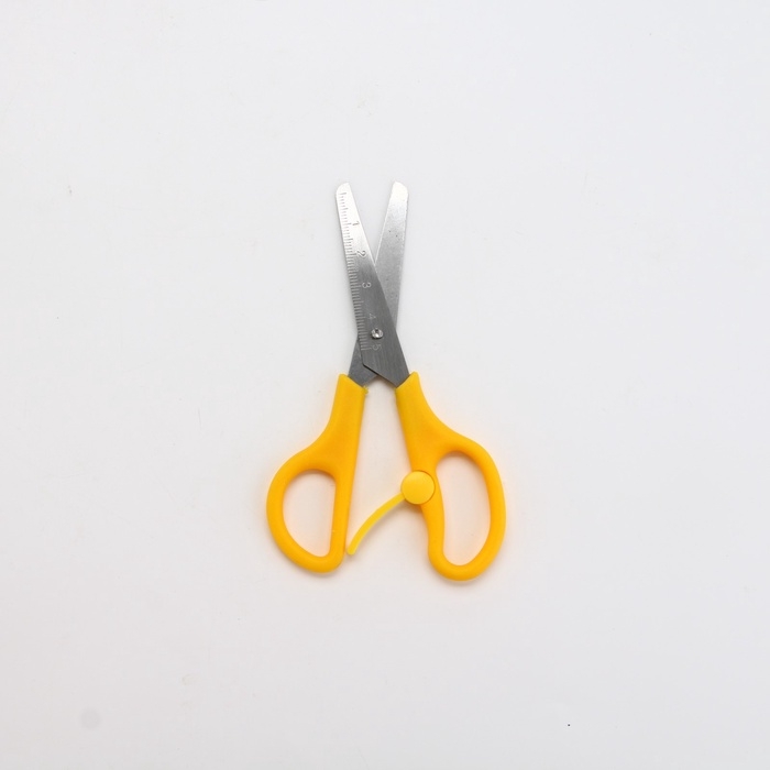 Ножницы детские 13 см, безопасные, с фиксатором «Учись на 5+» Ножницы детские 13 см, безопасные, с фиксатором «Учись на 5+»