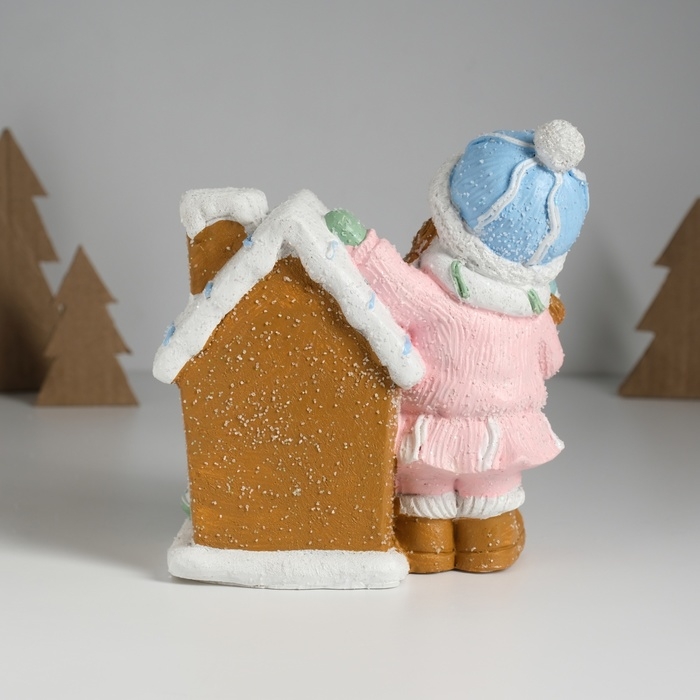 Сувенир керамика свет Сувенир керамика свет "Малышка в розовом наряде у пряничного домика" 15х8х16 см