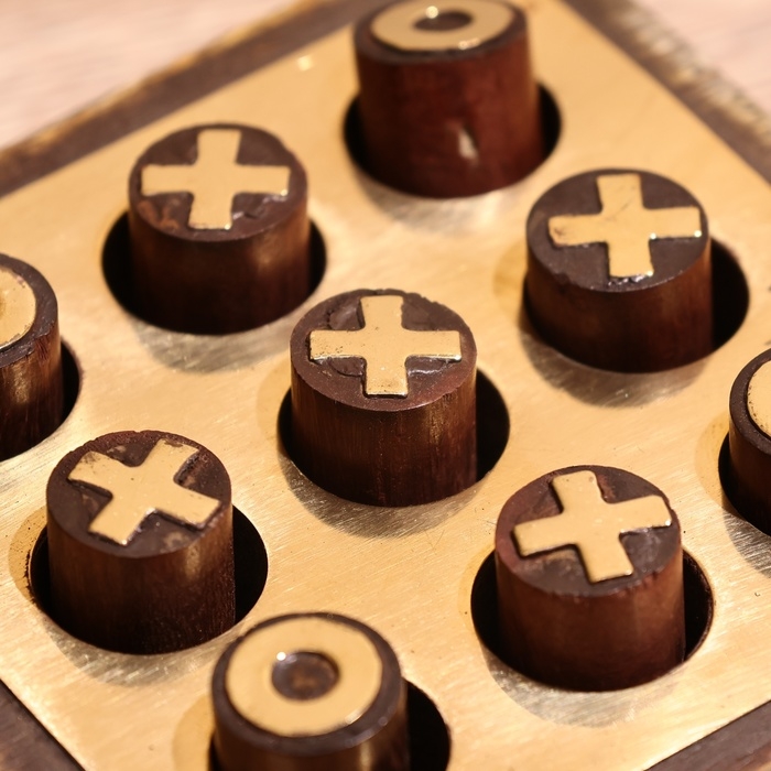 Игра настольная  Игра настольная "Крестики-нолики" 10х10 см, дерево шишам, латунь