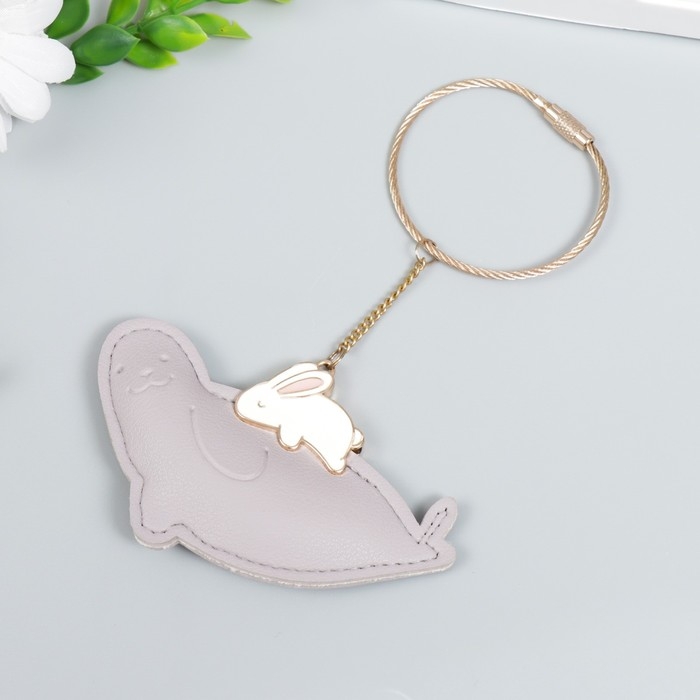 Брелок кожзам Брелок кожзам "Тюлень со спящим зайчиком" эмаль 6,3х9 см