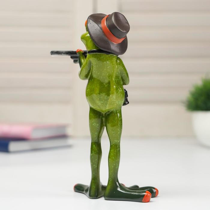 Сувенир полистоун лак Сувенир полистоун лак "Лягушонок с ружьём" 17,5х5,3х13 см