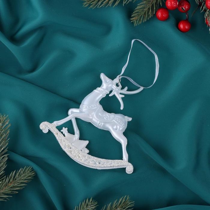 Украшение ёлочное Украшение ёлочное "Олень магический блеск" 11х11 см, белый